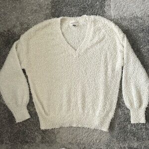 Universal Threads Sweater